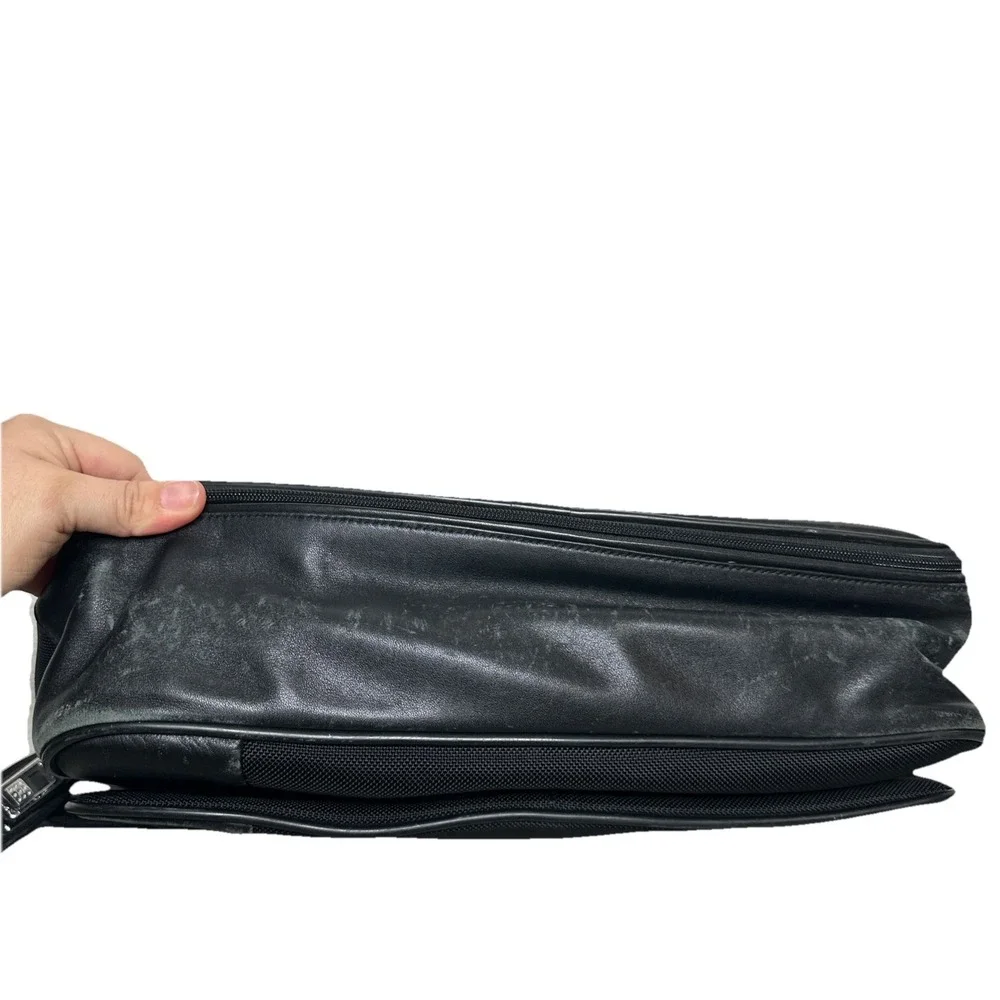 TUMI LXT Imagination Messenger Laptop Bag Black Nylon Leather Expandable 23671D